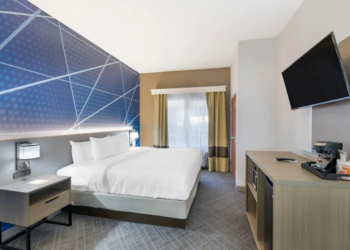 Comfort Suites